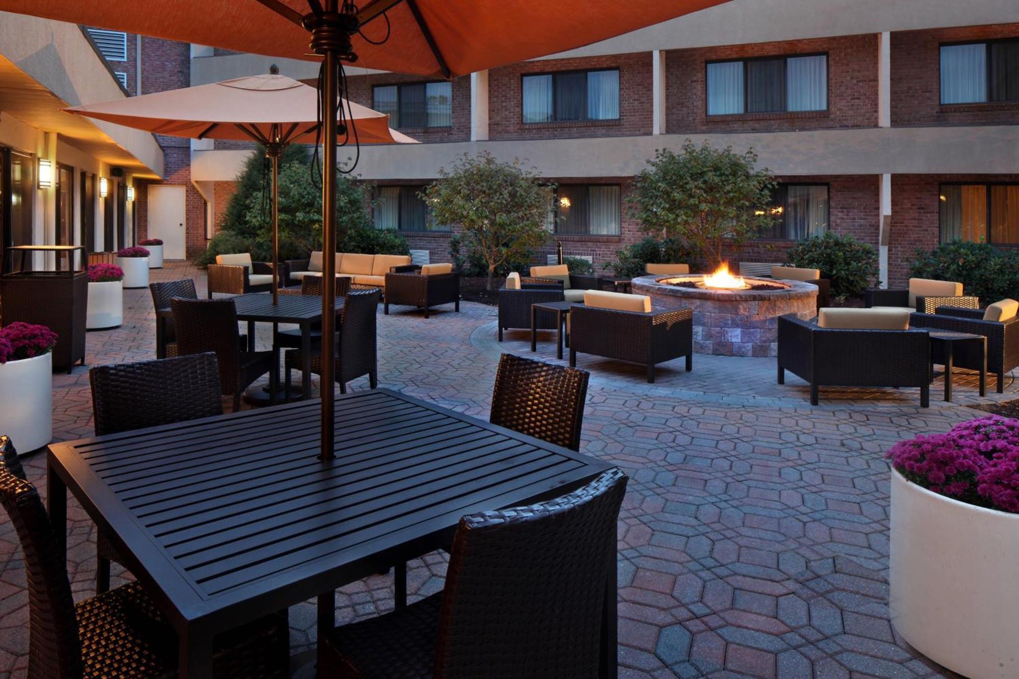 Hotel Courtyard Hartford Cromwell Exteriér fotografie